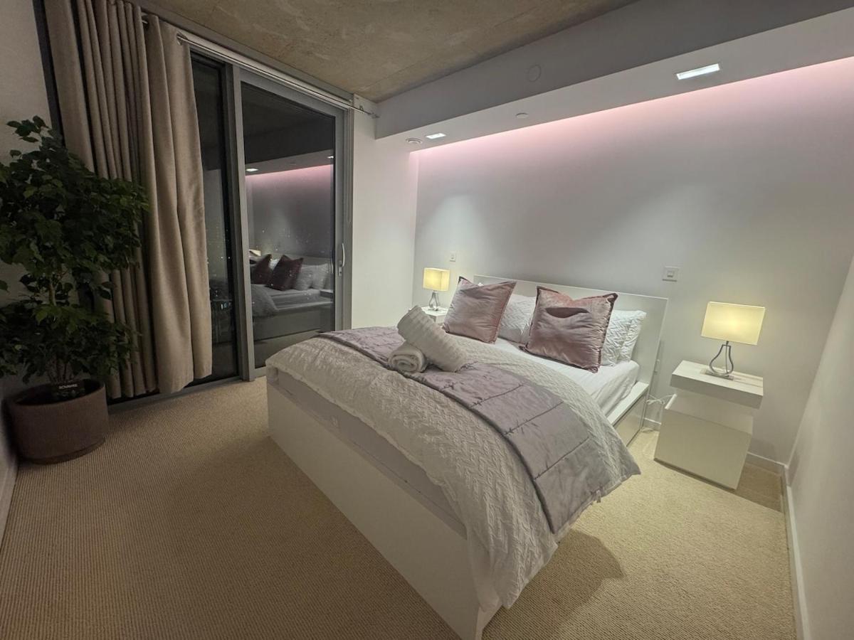 Luxury 1 Bedroom Apartment In Лондон Экстерьер фото