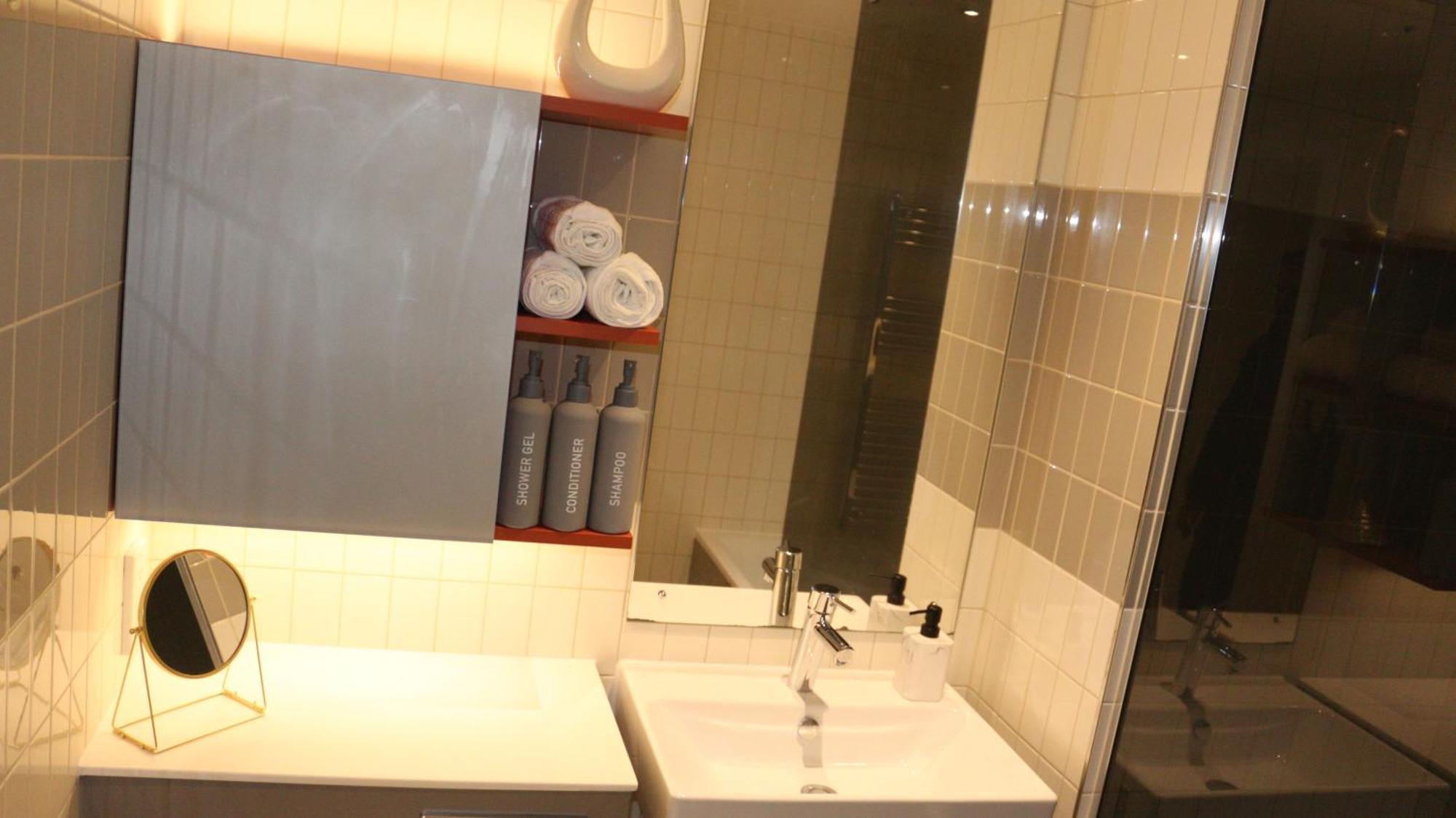 Luxury 1 Bedroom Apartment In Лондон Экстерьер фото